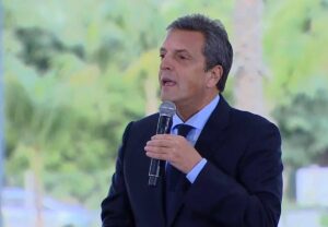 Massa volvió al ruedo político con visitas a distritos de la Provincia