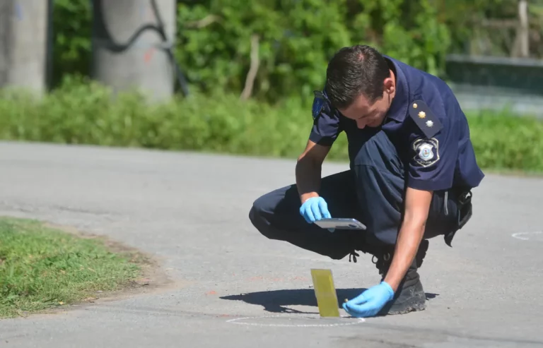 Morón: defendió a su novia de un robo y mató al ladrón con el propio cuchillo del agresor