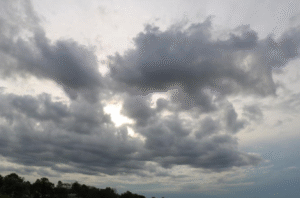 El clima en la provincia de Buenos Aires hoy viernes 17 de octubre: cielo cubierto, viento del sur y una máxima de 22 grados