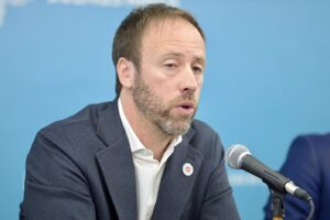 El equipo económico de Kicillof espera la cadena nacional de esta noche para terminar de elaborar el presupuesto