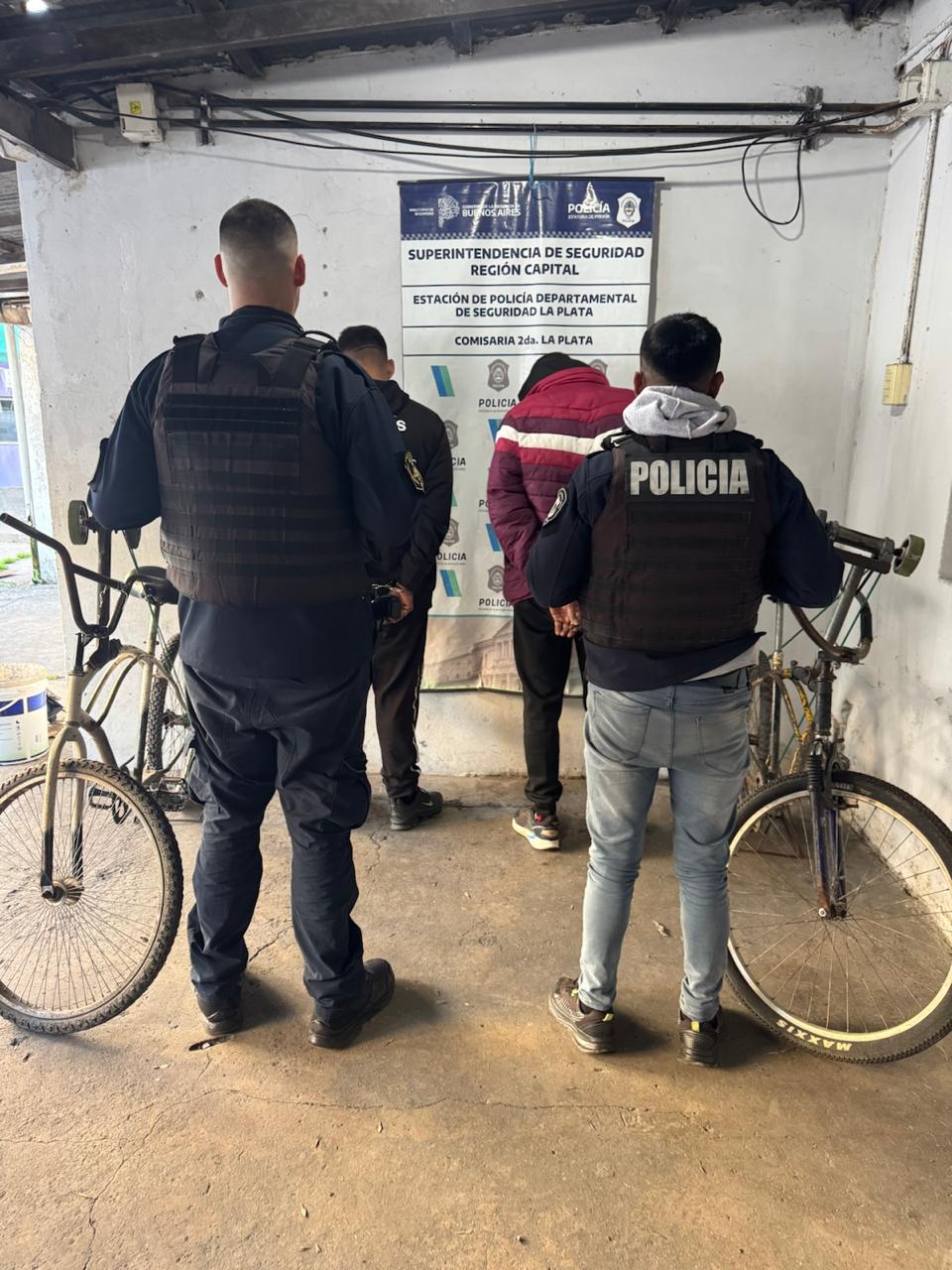 Los afiladores de cuchillos detenidos tienen 32 y 49 años