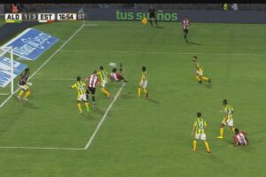 La increíble noche en la que un lateral de Estudiantes le hizo tres goles a Aldosivi, pero no se llevó la pelota…