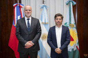 Kicillof recibió a funcionarios del gobierno de Chile para hablar sobre los incidentes registrados en Independiente