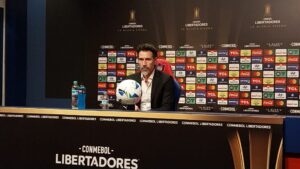 Domínguez, en modo Copa Libertadores: “Hicimos parte del trabajo, hay que finalizarlo” 