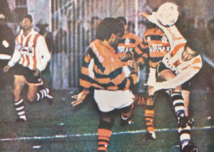 La noche que Estudiantes jugó ante Flamengo con medias de rugby: por qué fue y dónde se compraron