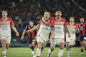 Estudiantes se recuperó cuando más lo necesitaba: cuánto hacía que no ganaba cuatro partidos al hilo