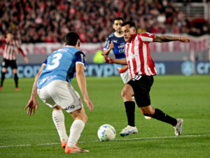 Estudiantes – Cerro Porteño en vivo: partido parejo en los primeros minutos en UNO
