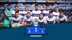 El podio de Gimnasia en la derrota frente a Lanús en el Bosque