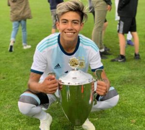 La vez que Estudiantes no cedió a un juvenil a Selección: ¿puede repetirlo con Amondarain?