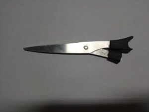 Berisso: una menor denunció que el novio la atacó con una tijera y escapó