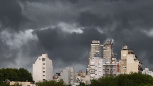 Clima en la provincia de Buenos Aires: inicio de un semana con lluvias, tormentas y vientos por ciclogénesis