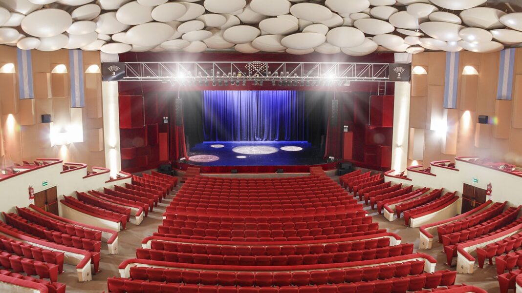 Sala Nachman del Teatro Auditorium de Mar del Plata lista para el Encuentro de Cine Comunitario Marplatense.