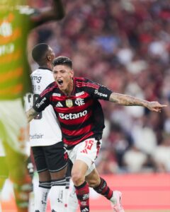 Con Plata de titular, Flamengo empató el clásico ante Vasco cuidando varios jugadores