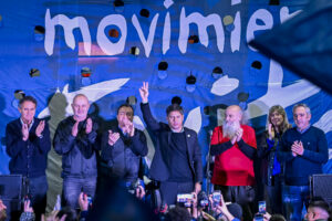 En el tramo final de la campaña, Kicillof advirtió: “Quedarse en casa es hacerle el juego a la derecha”