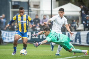 Una tarde para el olvido: Gimnasia fue una sombra de Central, dejó jugar a Di María y fue goleado en el Bosque