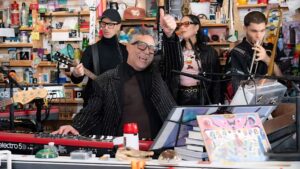 Fito Páez protagonista de Tiny Desk, mezcló clásicos con material actual