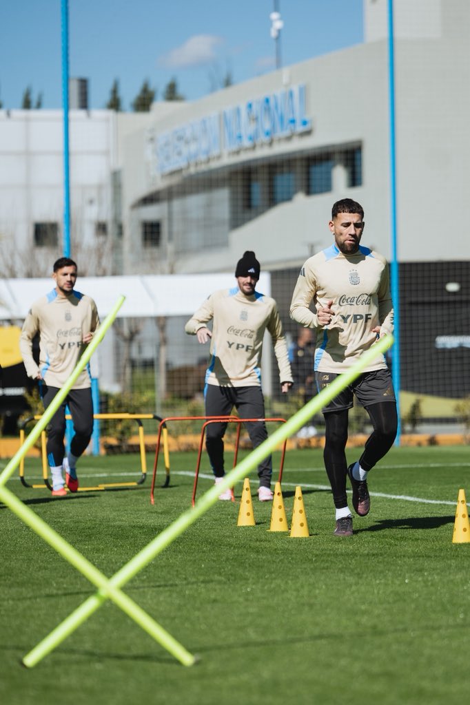 Sin Messi y sin Cuti, los cambios que piensa Scaloni para visitar Ecuador