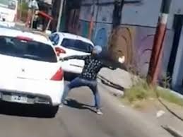Dos detenidos por el robo a una pareja en una salidera bancaria en  Gerli