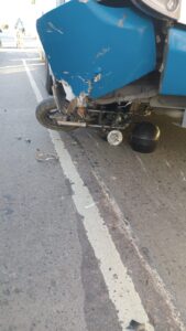La Plata: un motociclista resultó herido tras chocar con un colectivo en 13 y 72