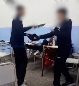 Avellaneda: un alumno de 15 años pelea por su vida tras una brutal pelea en la escuela