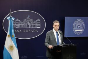 Manuel Adorni descartó la veracidad de los audios filtrados: “Son falsos de punta a punta”