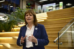 Triple crimen: Ante posibles nexos con el narco y la trata, Bullrich desvió la atención contra el “Ni una Menos”