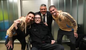 Charly García fue a ver a Messi en su último partido por eliminatorias en Argentina: el emocionante encuentro