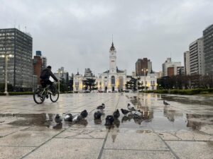 Clima en La Plata hoy, lunes 1 de septiembre: cielo nublado, frío y con chances de lloviznas