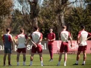 Un apellido ilustre y la joya del lateral derecho, los dos juveniles que Domínguez haría debutar en Estudiantes