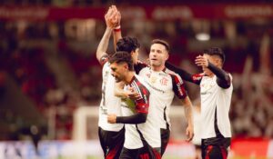 La historia del jugador de Flamengo que se tuvo que hacer vegano para seguir jugando