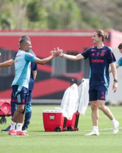 Flamengo, de casi perder a su entrenador a ganar en la previa a Estudiantes
