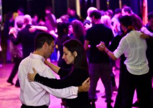 Otro fin de semana imperdible en el Hipódromo de La Plata: tango, gastronomía y la gran carrera de potrancas