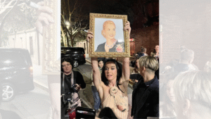 Katy Perry sorprendió en Argentina: levantó un cuadro de Evita y se volvió viral