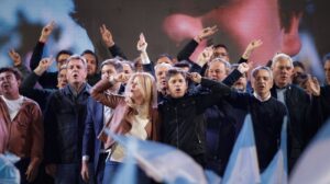 Este lunes en La Plata, Kicillof cierra un acto masivo de Fuerza Patria y se pone al frente de la campaña electoral