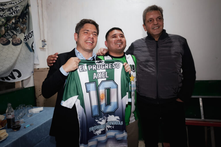 Axel Kicillof hizo emocionar a Sergio Massa y respaldó la lista de Tigre: “Es uno de los artífices más importantes de la unidad”