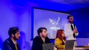 La Libertad Avanza llegó a Uruguay: cómo es el nuevo partido y en qué se diferencia del mileísmo argentino