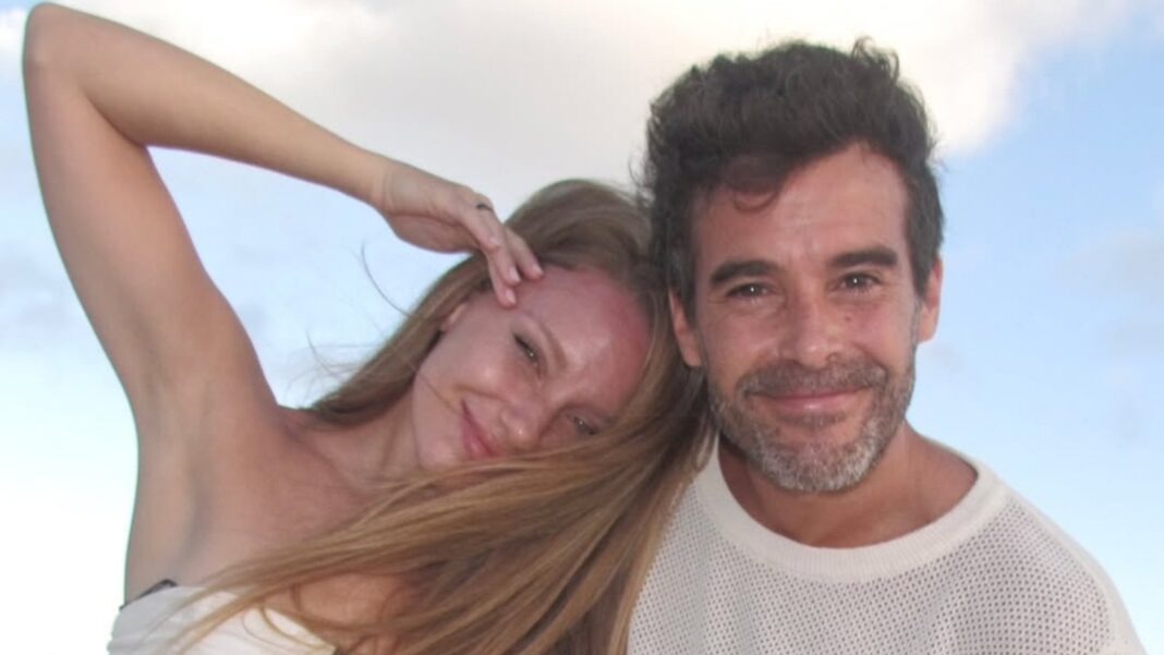 Nico Cabré y Rocío Pardo sonrientes en una foto juntos antes de su casamiento en Córdoba.