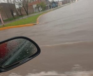 Así quedó el AMBA tras la fuerte tormenta: calles inundadas y techos volados