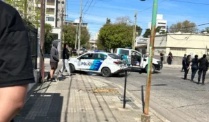 Tolosa: asaltó una farmacia, robó una bicicleta y terminó baleado tras enfrentarse con la Policía