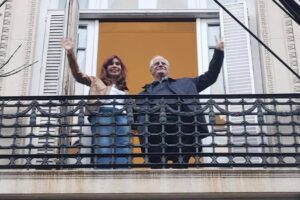 Taiana en el balcón de San José 1111: “Cristina es inocente, Cristina libre”