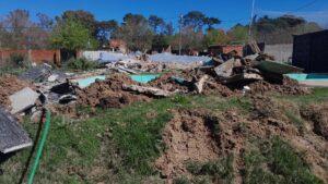 Vecinos acusan al intendente de Zárate por demoler un barrio popular para favorecer a un club de golf