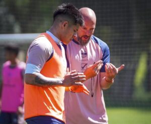 Orfila recupera a un titular de cara al Clásico y se le agranda el banco de suplentes