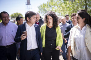Kicillof en Benito Juárez: “Milei paralizó 86 centros de infancia en la Provincia”