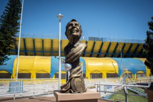 La impresionante estatua de Central en honor a Miguel Russo