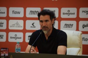 Eduardo Domínguez, entre la alegría del triunfo y su continuidad: “A mí no me respalda el resultado, me respaldan los jugadores día a día”