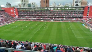 Estudiantes-Barracas, en vivo: enorme salvada de Ledesma para evitar el primero de Carrillo