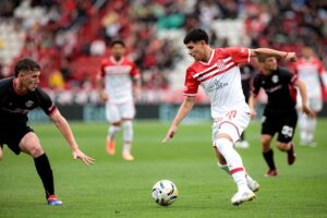 Estudiantes-Barracas, en vivo: final de los primeros 45 minutos en UNO