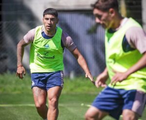¿Con cambios?: Gimnasia realizó la primera práctica de fútbol de la semana y el DT volvió a modificar el equipo