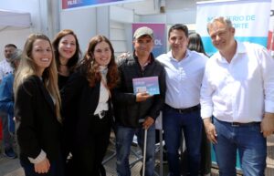 La Provincia sumó un operativo de transporte inclusivo en la Feria del Libro browniana