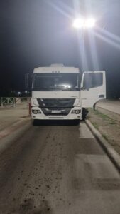 Una mujer murió al chocar una moto contra un camión en Lisandro Olmos